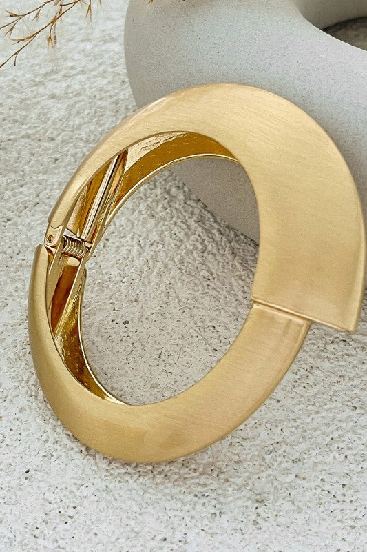Asymmetrical Metal Spring Clasp Wide Bangle Set