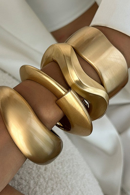 Asymmetrical Metal Spring Clasp Wide Bangle Set