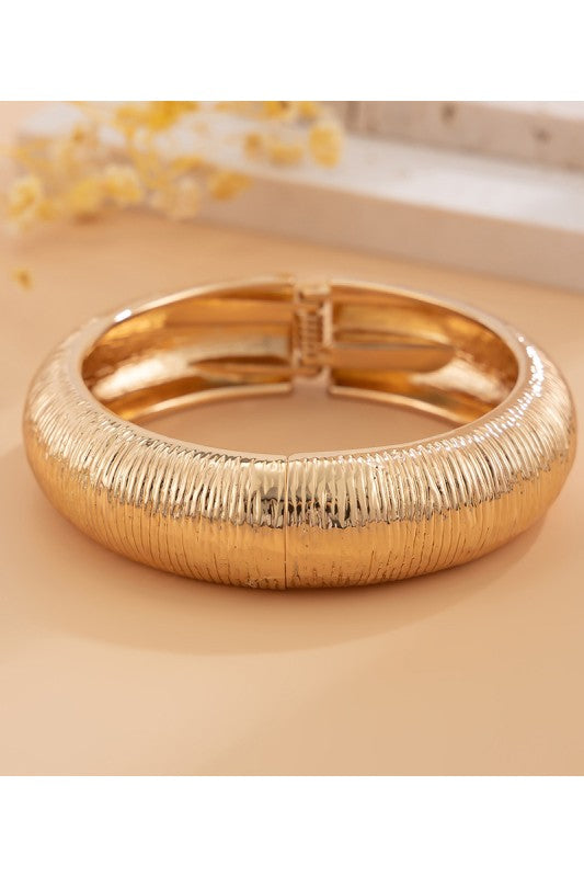 Asymmetrical Geometric Alloy Textured Bangle Set