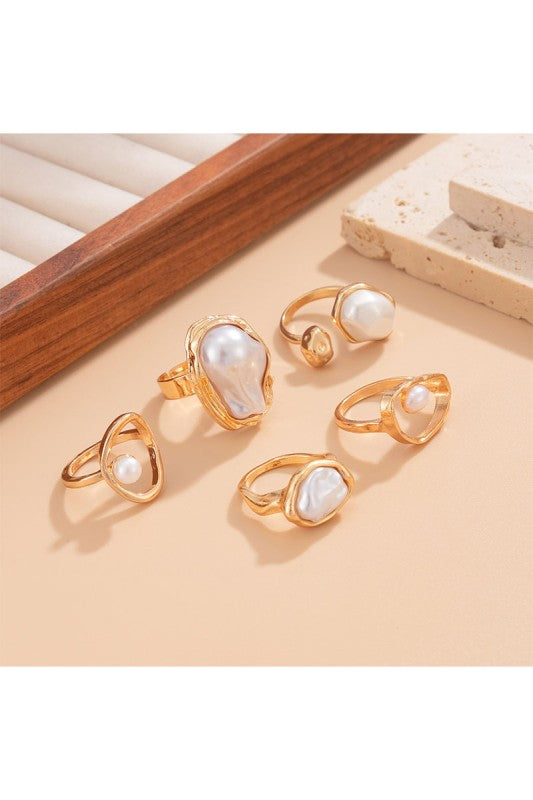 Bold Pearl Ring Set
